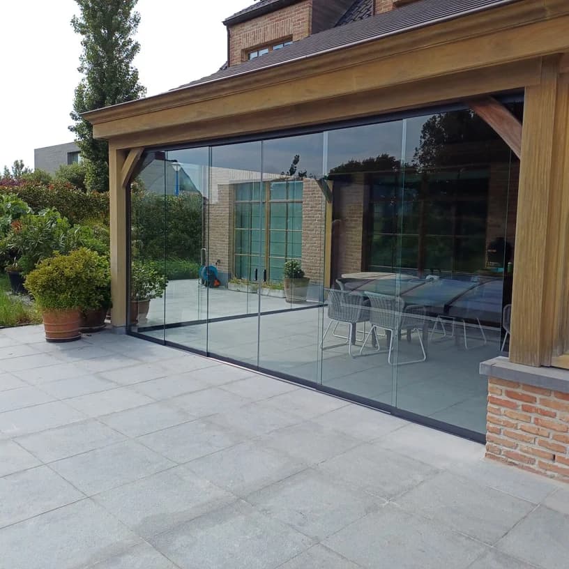 Glazen schuifwanden voor terras